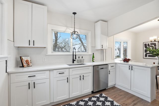 2407 W 78th Avenue, Merrillville, IN 46410