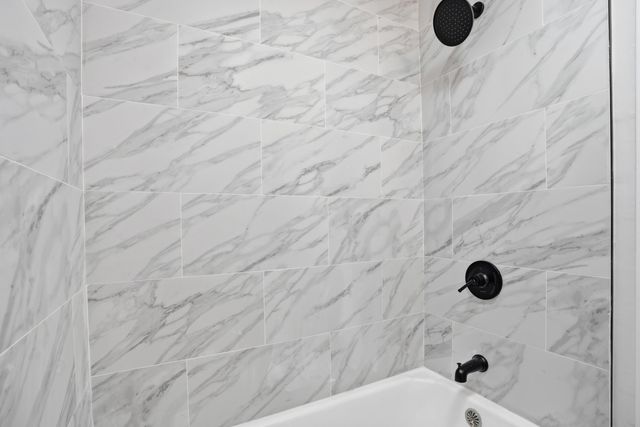 2407 W 78th Avenue, Merrillville, IN 46410