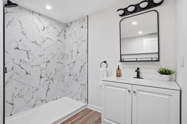 2407 W 78th Avenue, Merrillville, IN 46410