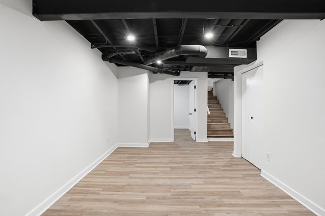 2407 W 78th Avenue, Merrillville, IN 46410