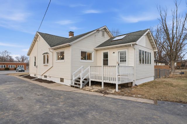 2407 W 78th Avenue, Merrillville, IN 46410