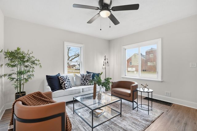 2407 W 78th Avenue, Merrillville, IN 46410