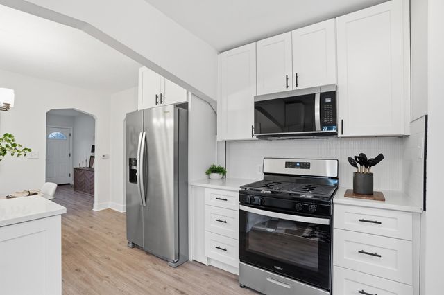 2407 W 78th Avenue, Merrillville, IN 46410