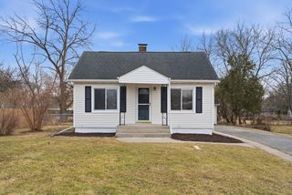 2407 W 78th Avenue, Merrillville, IN 46410