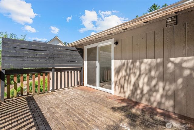 18711 82nd Avenue NE, Kenmore, WA 98028