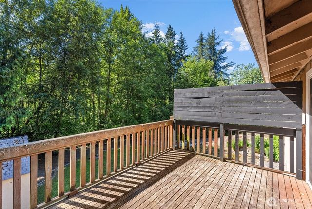 18711 82nd Avenue NE, Kenmore, WA 98028