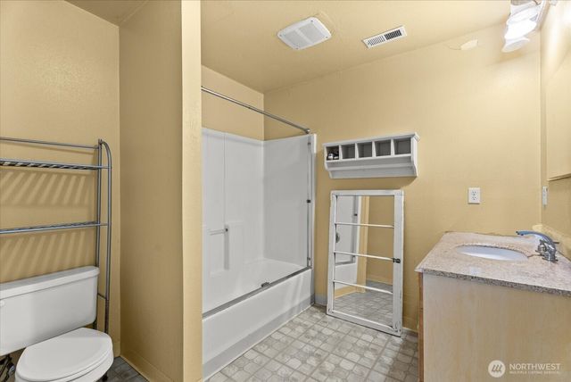 18711 82nd Avenue NE, Kenmore, WA 98028