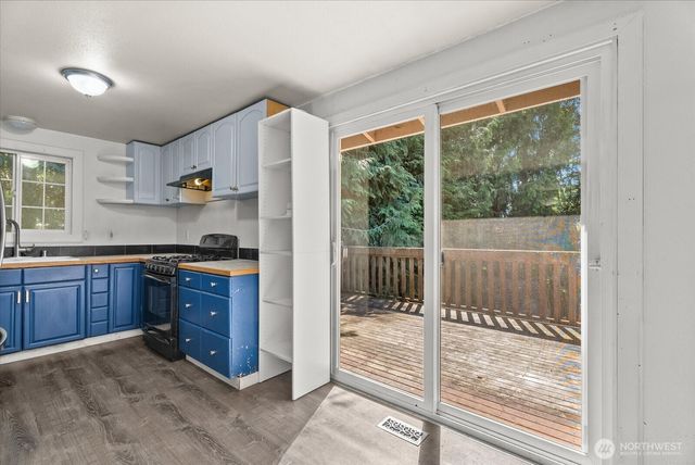 18711 82nd Avenue NE, Kenmore, WA 98028