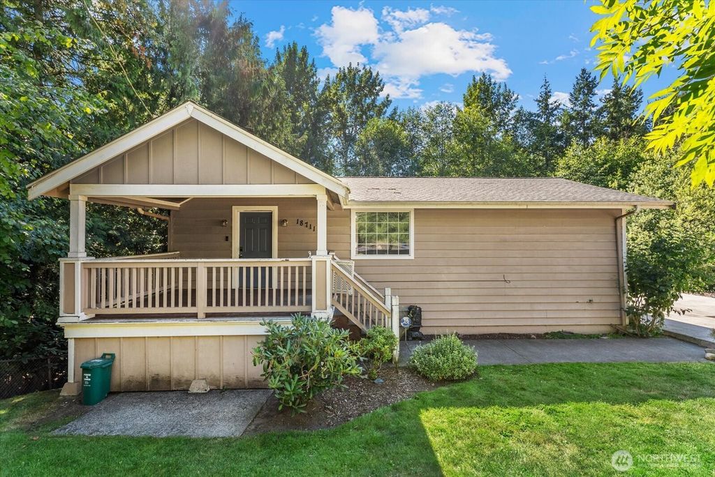 18711 82nd Avenue NE, Kenmore, WA 98028
