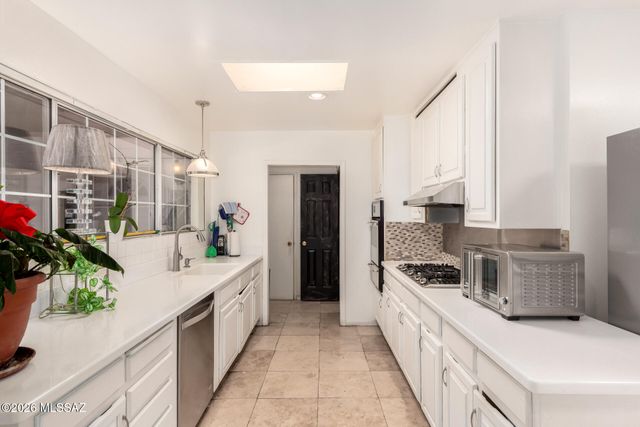 377 W Martinez Street, Nogales, AZ 85621