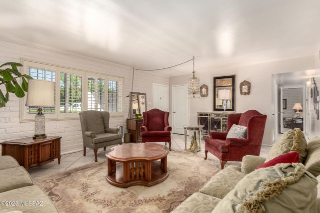 377 W Martinez Street, Nogales, AZ 85621