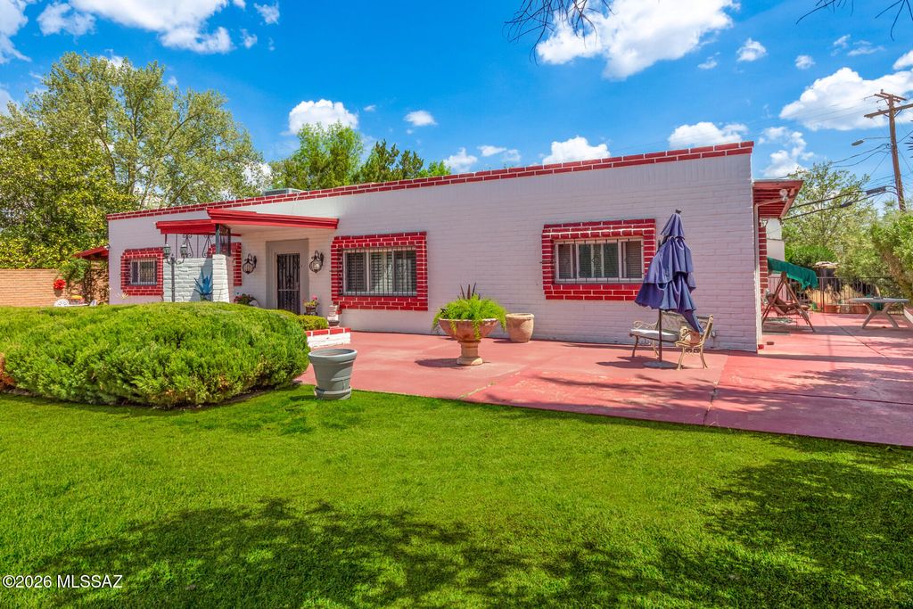 377 W Martinez Street, Nogales, AZ 85621