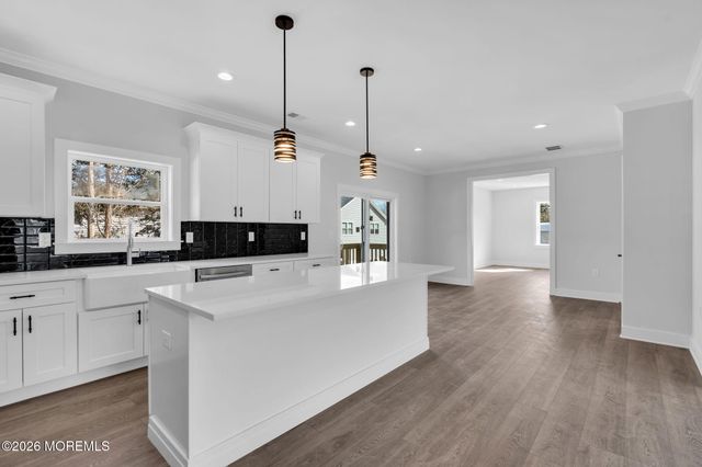 18 Plantation Drive, Little Egg Harbor, NJ 08087