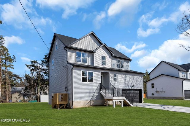 18 Plantation Drive, Little Egg Harbor, NJ 08087