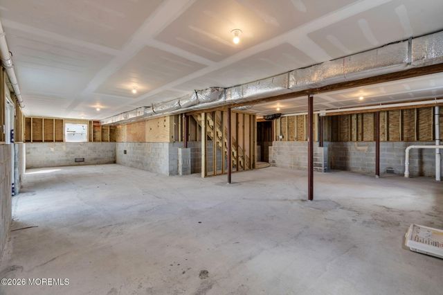 18 Plantation Drive, Little Egg Harbor, NJ 08087