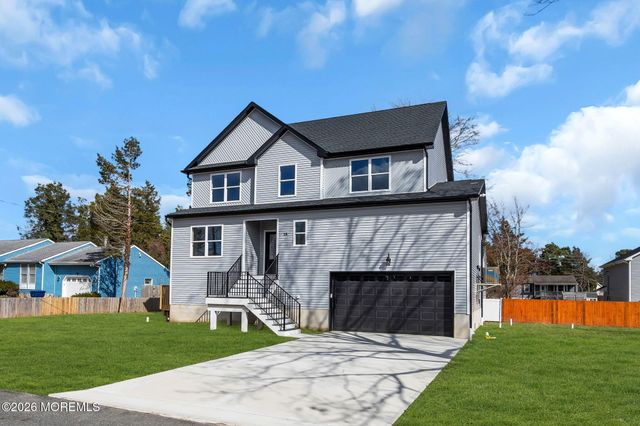 18 Plantation Drive, Little Egg Harbor, NJ 08087