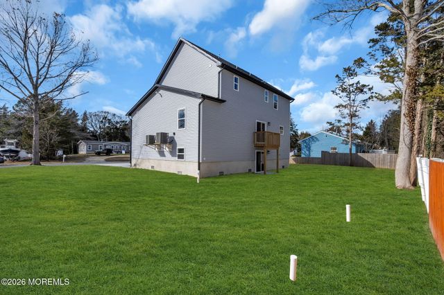 18 Plantation Drive, Little Egg Harbor, NJ 08087