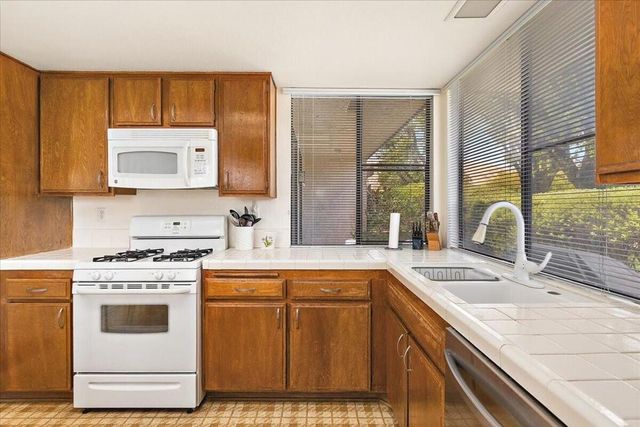 1800 Paseo Raqueta, Palm Springs, CA 92262