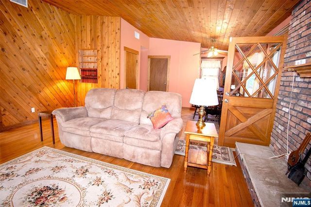 116 W Quackenbush Avenue, Dumont, NJ 07628