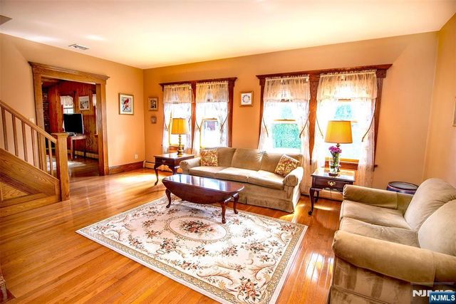 116 W Quackenbush Avenue, Dumont, NJ 07628
