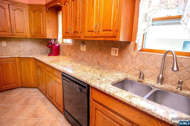 116 W Quackenbush Avenue, Dumont, NJ 07628