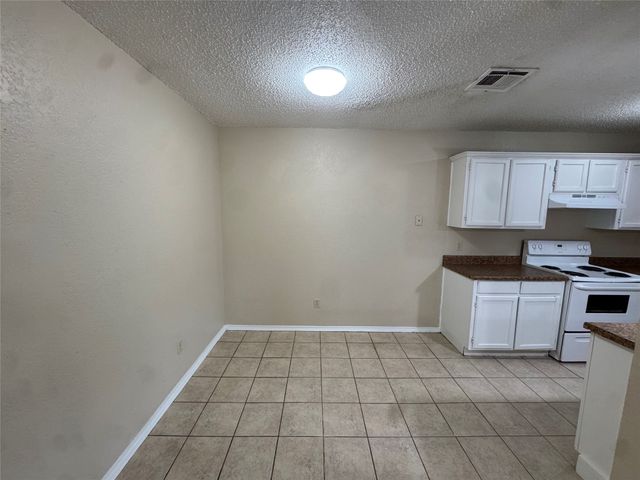 4117 Fossil Ridge Drive, Haltom City, TX 76137