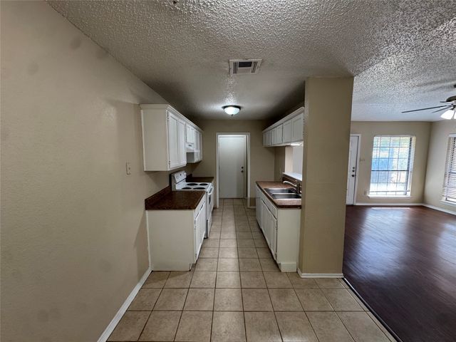 4117 Fossil Ridge Drive, Haltom City, TX 76137