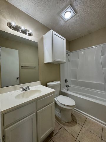 4117 Fossil Ridge Drive, Haltom City, TX 76137