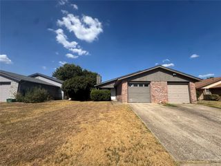 4117 Fossil Ridge Drive, Haltom City, TX 76137