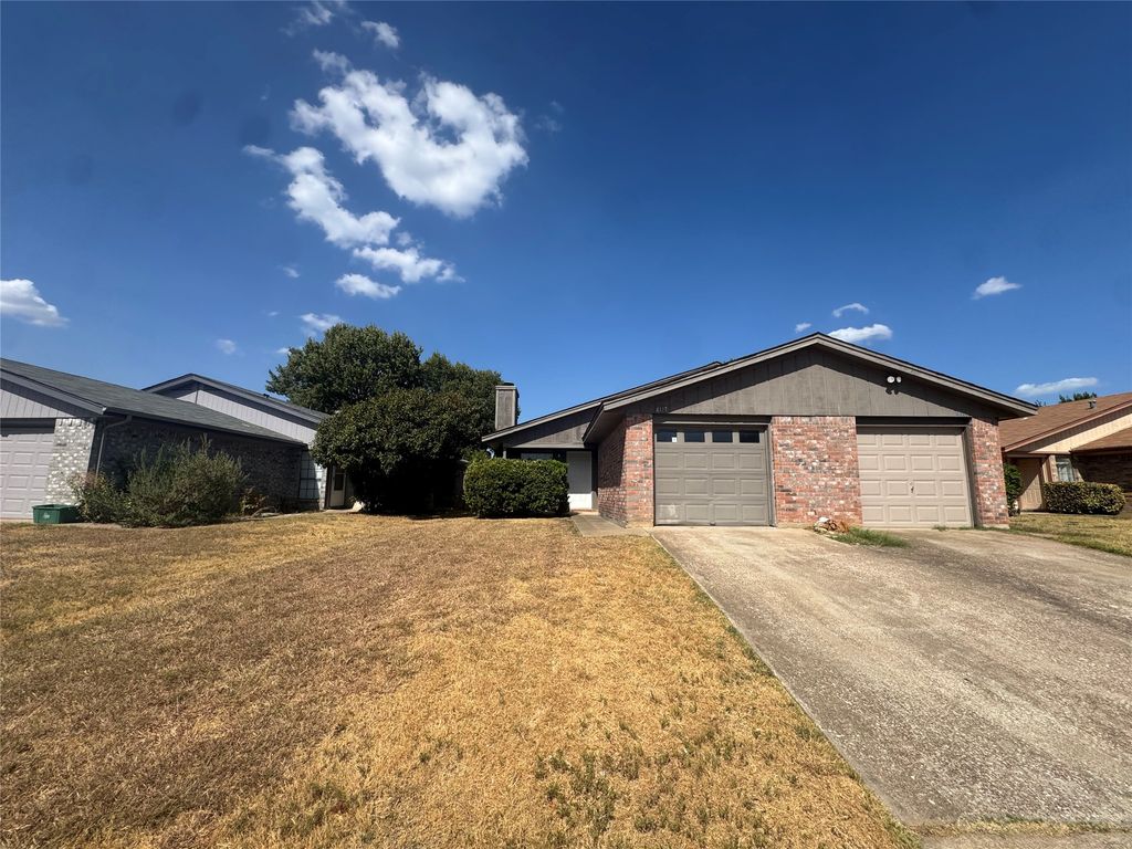 4117 Fossil Ridge Drive, Haltom City, TX 76137