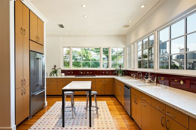 2203 Allen Street, Dallas, TX 75204