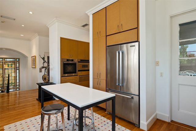 2203 Allen Street, Dallas, TX 75204