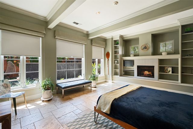 2203 Allen Street, Dallas, TX 75204