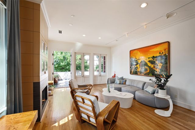 2203 Allen Street, Dallas, TX 75204
