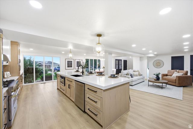 2366 E CINNABAR LN, Cottonwood Heights, UT 84121