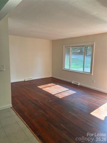 2334 Senior Drive, Charlotte, NC 28216