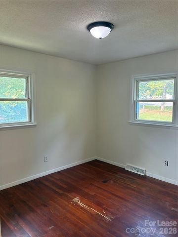 2334 Senior Drive, Charlotte, NC 28216