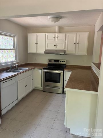 2334 Senior Drive, Charlotte, NC 28216