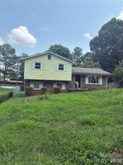 2334 Senior Drive, Charlotte, NC 28216