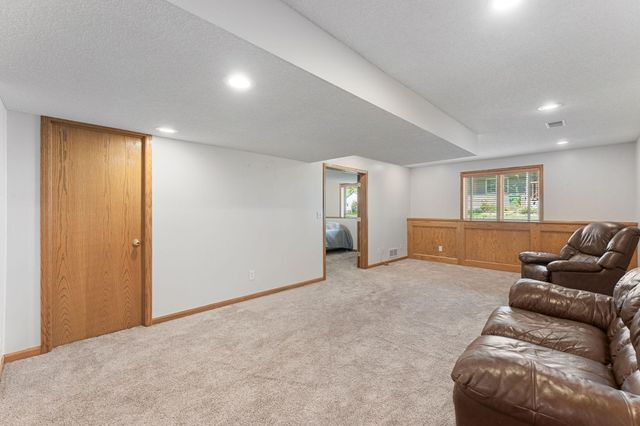12366 Buckthorn Trail, Rogers, MN 55374