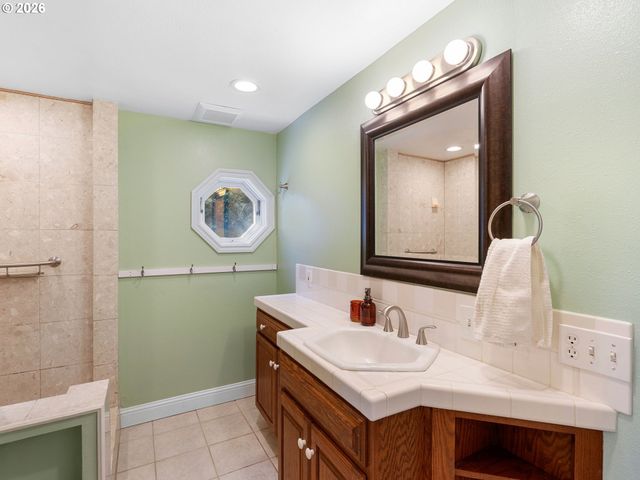 4555 Ne 119TH Ave, Portland, OR 97220