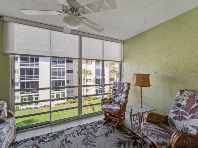 995 LAGUNA DRIVE 305, Venice, FL 34285