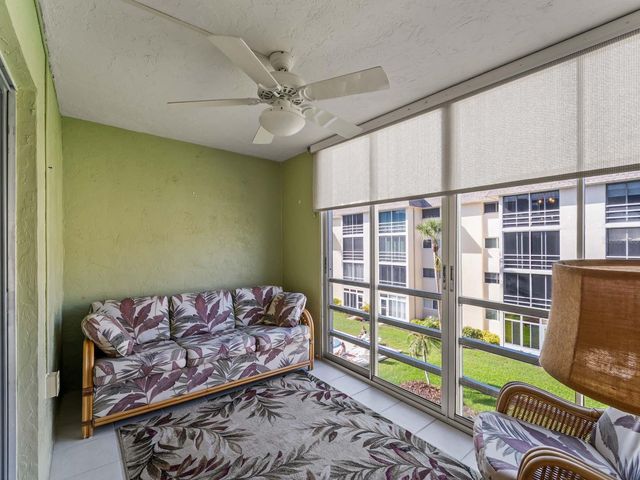 995 LAGUNA DRIVE 305, Venice, FL 34285