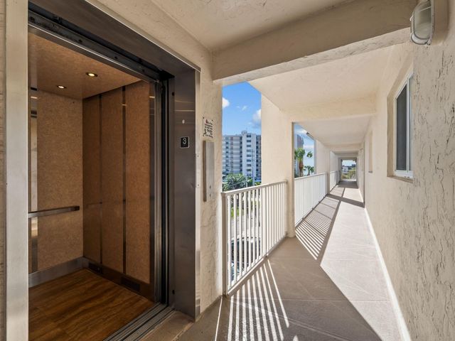 995 LAGUNA DRIVE 305, Venice, FL 34285