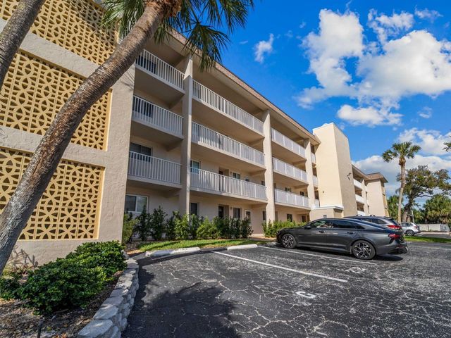 995 LAGUNA DRIVE 305, Venice, FL 34285