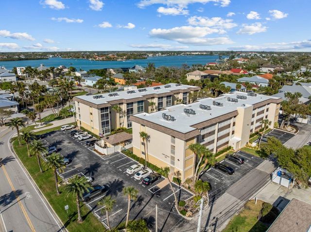 995 LAGUNA DRIVE 305, Venice, FL 34285