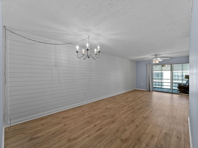 995 LAGUNA DRIVE 305, Venice, FL 34285