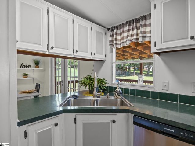 324 Groce Meadow Road, Taylors, SC 29687