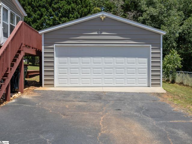 324 Groce Meadow Road, Taylors, SC 29687