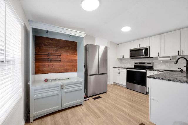 37135 PAULS DRIVE, Zephyrhills, FL 33541